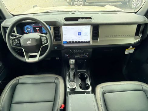 New 2026 Ford Bronco Outer Banks AWD/4WD image 18