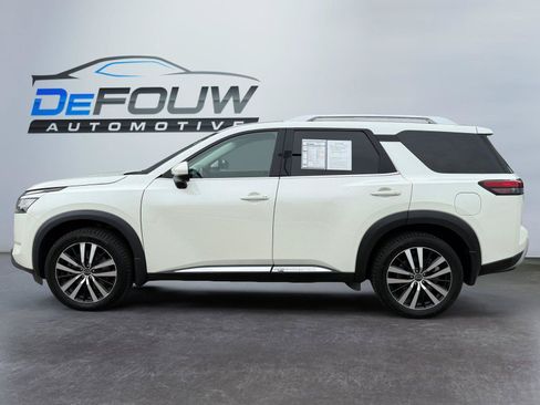Used 2023 Nissan Pathfinder Platinum AWD/4WD image 6