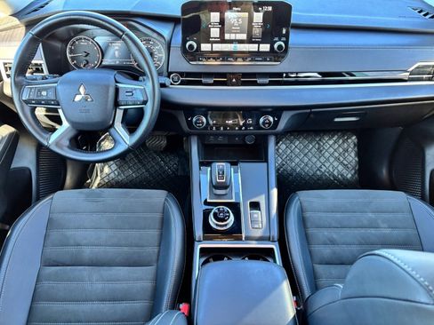 Used 2024 Mitsubishi Outlander SE image 14