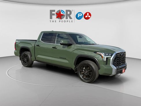 Used 2022 Toyota Tundra Limited w/ TRD Off-Road Package image 7