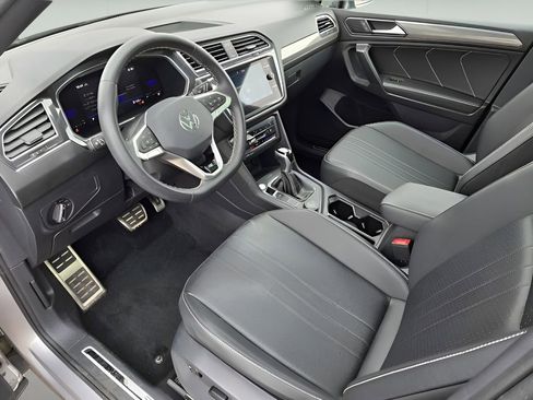 Used 2023 Volkswagen Tiguan SE R-Line image 25