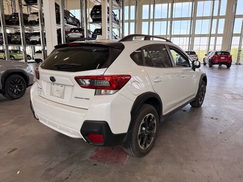 Used 2023 Subaru Crosstrek 2.0i Premium AWD/4WD image 3