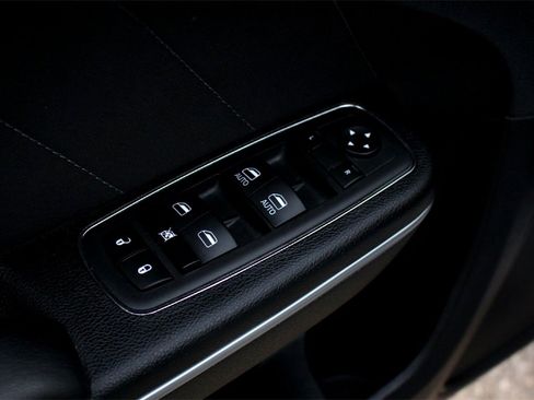 Used 2023 Dodge Charger SXT image 19