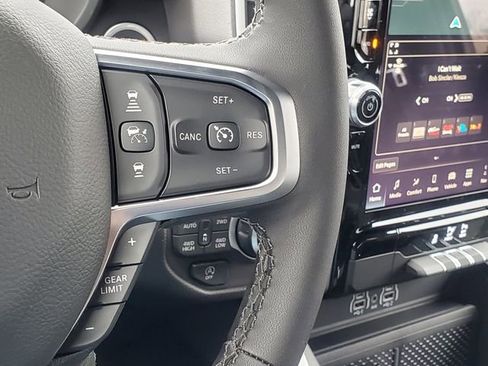 New 2026 RAM 1500 4x4 Crew Cab image 17