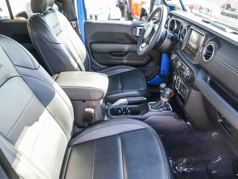 Used 2023 Jeep Wrangler Sahara image 15