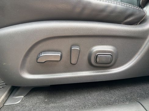 Used 2017 Nissan Pathfinder SL image 69