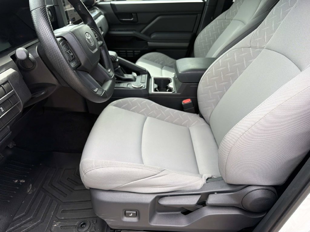 Used 2025 Toyota Tacoma SR5 RWD image 9