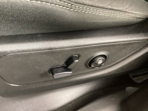 Used 2021 RAM 1500 Big Horn image 15