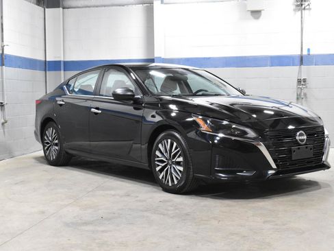 Used 2024 Nissan Altima 2.5 SV image 27