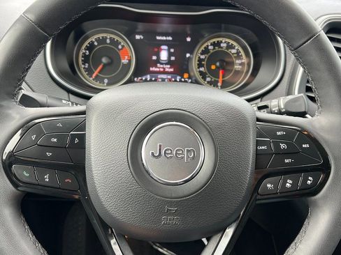 Certified 2023 Jeep Cherokee Altitude Lux image 24