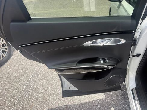 Used 2025 Genesis GV70 2.5T AWD/4WD image 18