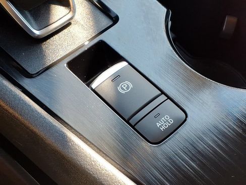 Used 2023 Nissan Rogue SV AWD/4WD image 21
