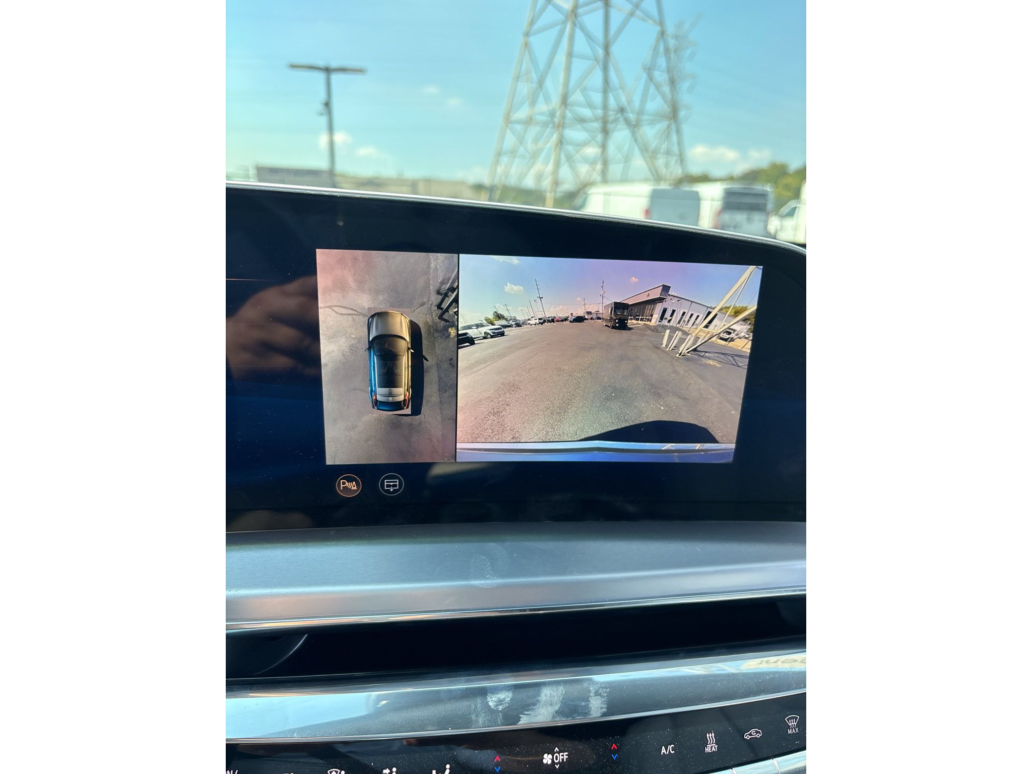 Used 2024 Cadillac Lyriq Luxury RWD image 12
