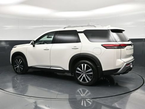 Used 2024 Nissan Pathfinder Platinum w/ Cargo Package AWD/4WD image 8