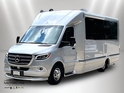 Used 2023 Mercedes-Benz Sprinter 4500 image 1