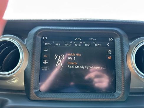 Used 2023 Jeep Gladiator Overland image 17