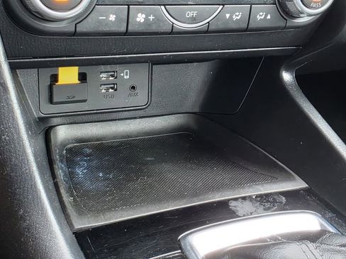 Used 2018 MAZDA MAZDA3 Touring image 17