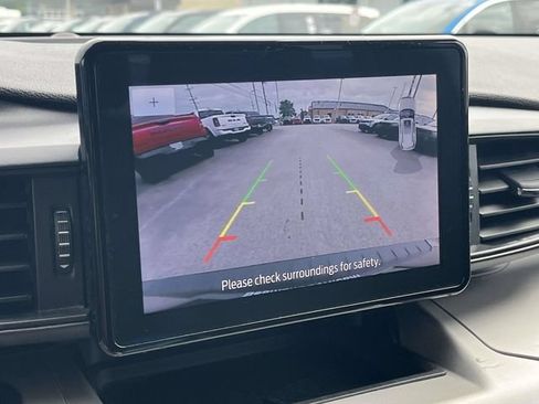 Used 2022 Ford Explorer XLT RWD image 31