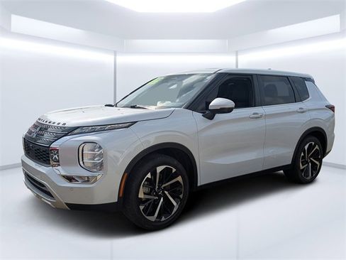 Used 2024 Mitsubishi Outlander SE image 7