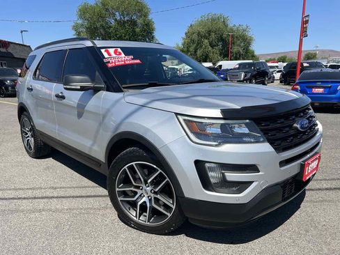 Used 2016 Ford Explorer Sport AWD/4WD image 4