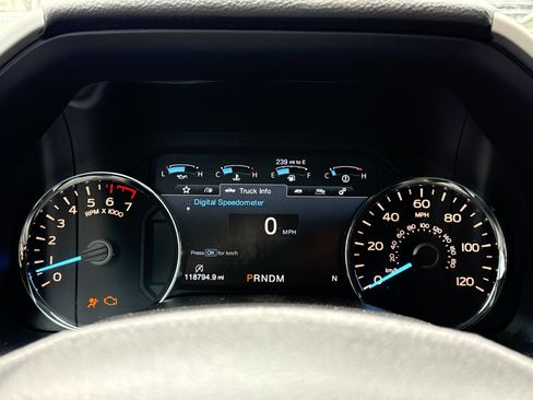 Used 2018 Ford F150 Lariat w/ Equipment Group 502A Luxury AWD/4WD image 13
