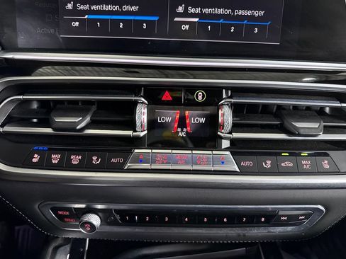 Used 2021 BMW X5 M w/ Competition Package AWD/4WD image 37