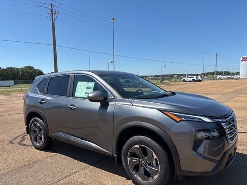 New 2026 Nissan Rogue SV image 5