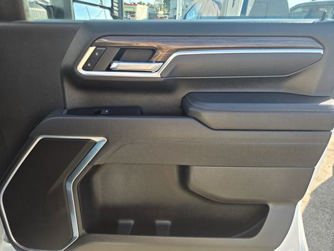 Used 2025 Chevrolet Silverado 3500 LT w/ Convenience Package image 14