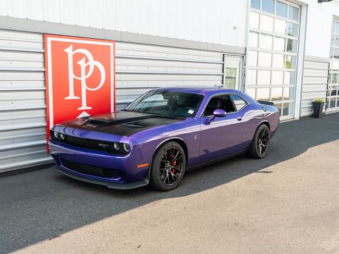 Used 2016 Dodge Challenger SRT Hellcat RWD image 39