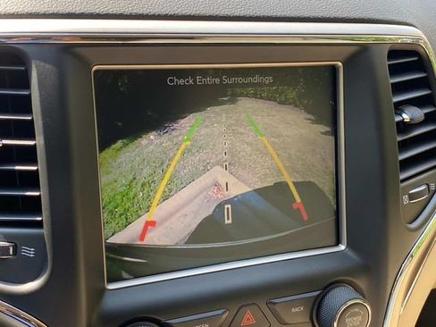 Used 2015 Jeep Grand Cherokee Limited RWD image 23