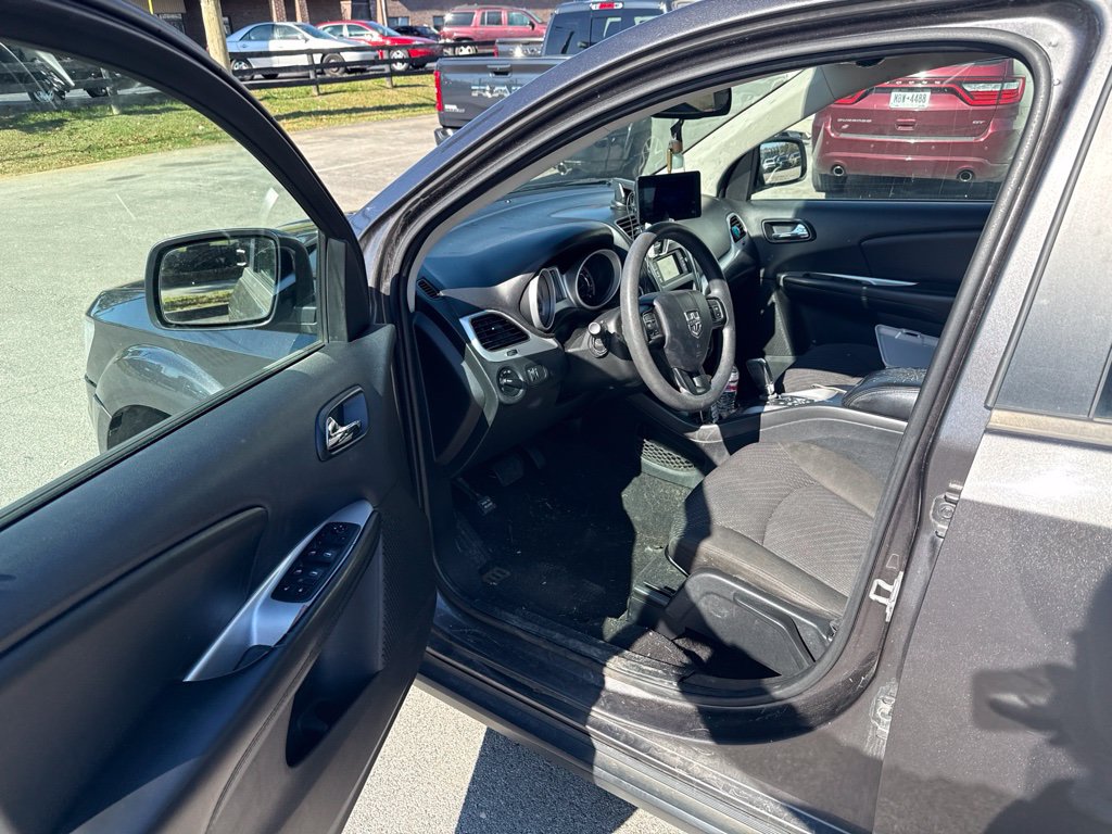 Used 2018 Dodge Journey SE FWD image 5