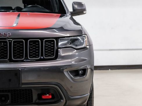 Used 2019 Jeep Grand Cherokee Trailhawk w/ Trailhawk Luxury Group AWD/4WD image 56