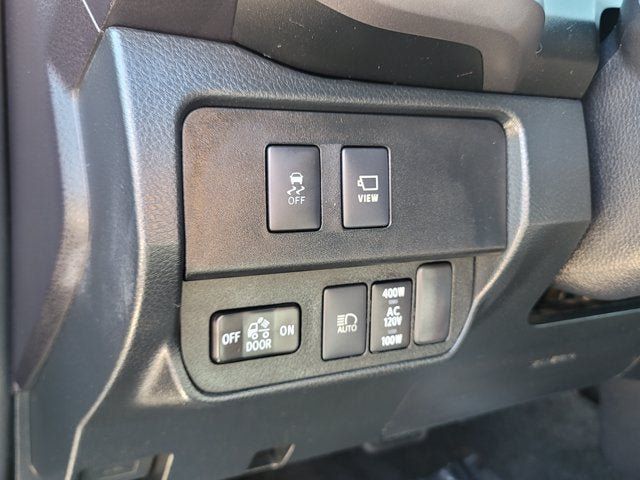 Used 2021 Toyota Tacoma TRD Off-Road w/ TRD Premium Off Road Package AWD/4WD image 21