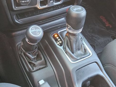 Used 2022 Jeep Wrangler Unlimited Sport AWD/4WD image 19