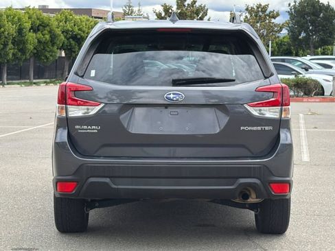 Used 2023 Subaru Forester Premium AWD/4WD image 5