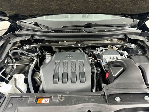 Used 2024 Mitsubishi Eclipse Cross LE AWD/4WD image 30
