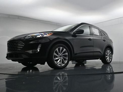 Certified 2022 Ford Escape Titanium w/ Titanium Elite Package AWD/4WD image 30