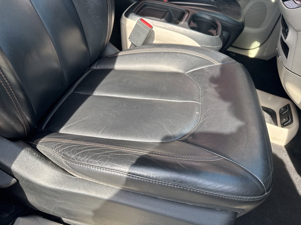 Used 2017 Chrysler Pacifica Touring-L FWD image 65