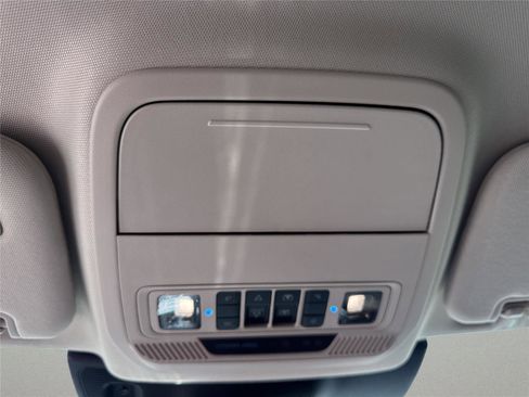 Used 2022 Ford Explorer Limited w/ Equipment Group 301A RWD image 28