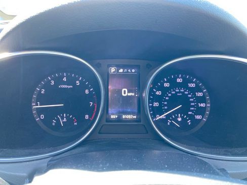 Used 2017 Hyundai Santa Fe Sport FWD image 10