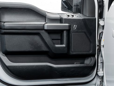 Used 2016 Ford F150 XLT w/ Equipment Group 302A Luxury image 9