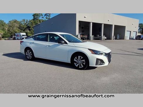 Used 2024 Nissan Altima 2.5 S image 36