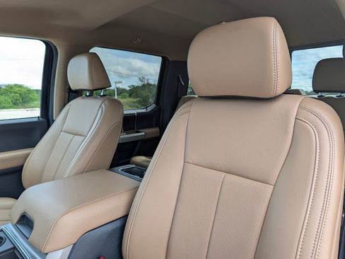 Certified 2022 Ford F250 Lariat w/ Lariat Value Package AWD/4WD image 22