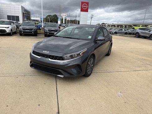 Certified 2024 Kia Forte LXS w/ LXS Technology Package FWD image 3