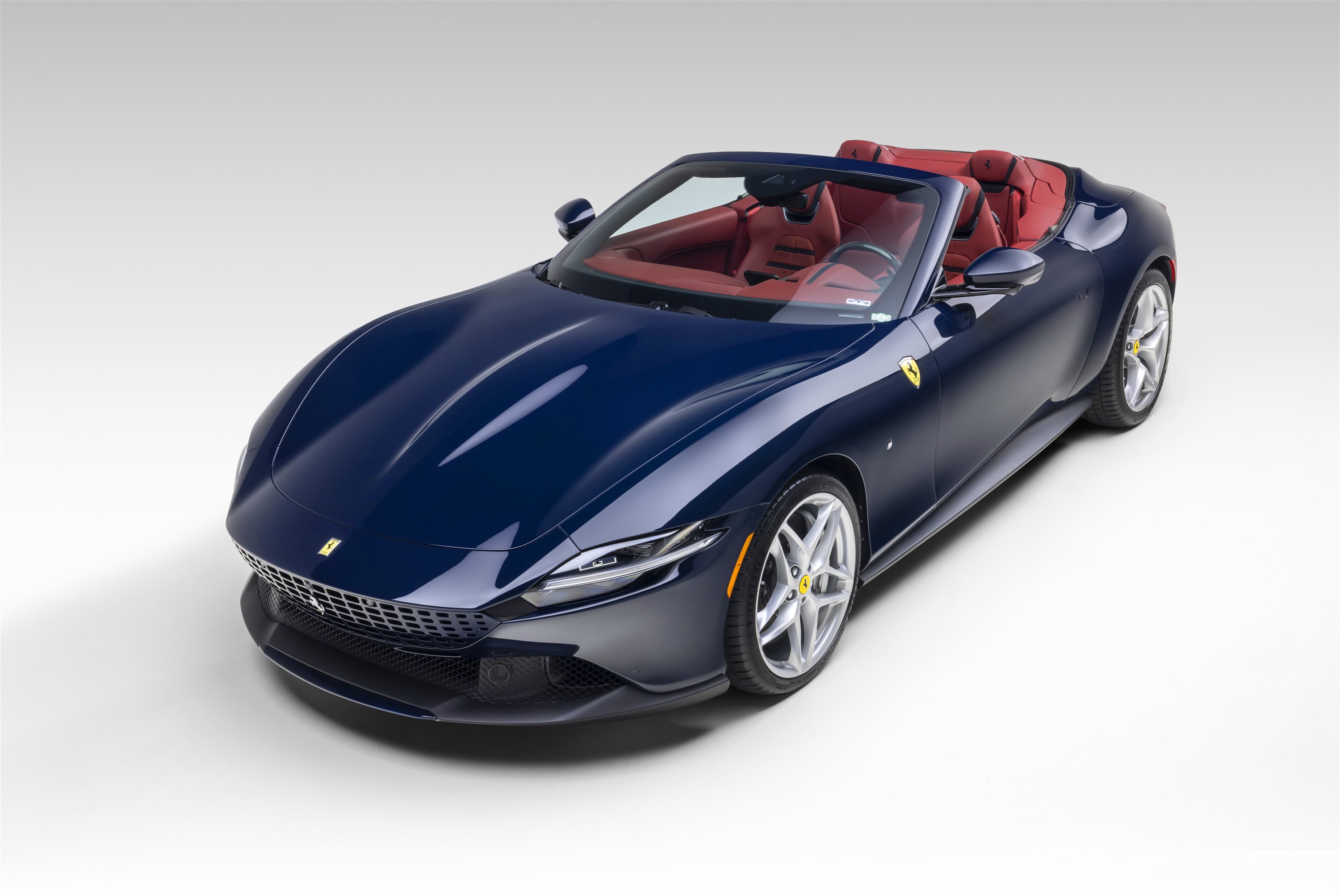 Certified 2024 Ferrari Roma Spider RWD image 3