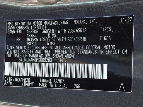 Used 2023 Toyota Highlander LE image 28