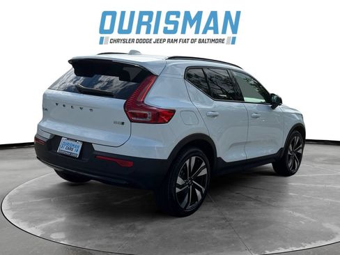 Used 2023 Volvo XC40 B5 Plus w/ Driver Assist Package AWD/4WD image 6