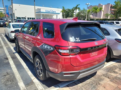 Certified 2024 Honda Pilot EX-L image 4