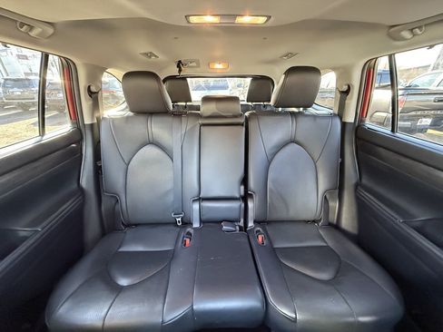 Used 2020 Toyota Highlander Limited image 19