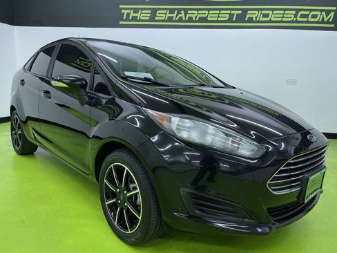 Used 2019 Ford Fiesta SE w/ Cold Weather Package FWD image 2